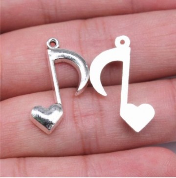 Bedelhangertje muzieknoot hartje