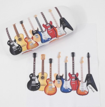 Brilkoker gitaren met doekje