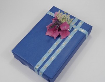 Cadeaulint blauw goud op pakje