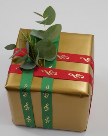 Cadeaulint groen goud rood goud op pakje