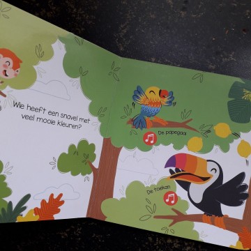 Geluidenboekje dat klinkt goed wilde dieren binnenkant