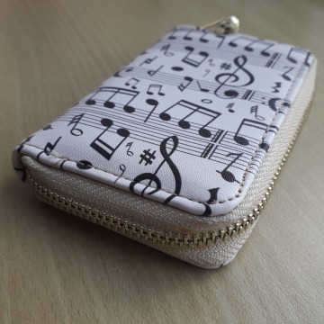 Pasmapje wit notenbalken 3