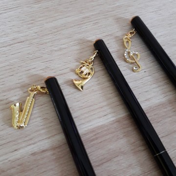Pen zwart muziekinstrumenten hanger 2