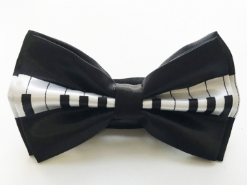 Vlinderstrik piano zwartwit 2