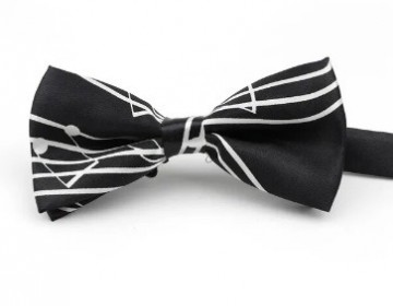 Vlinderstrik zwart met grote witte notenbalk groot